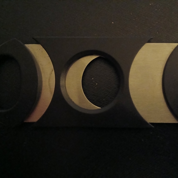 Vertigo Black and Silver Cigar Cutter - Picture 4 of 5